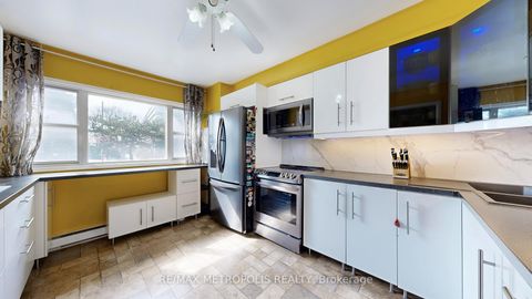 Photo 10 at 13 - 13 Candy Court Way, Newtonbrook West, Toronto