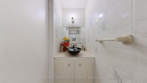 Photo 11 at 13 - 13 Candy Court Way, Newtonbrook West, Toronto