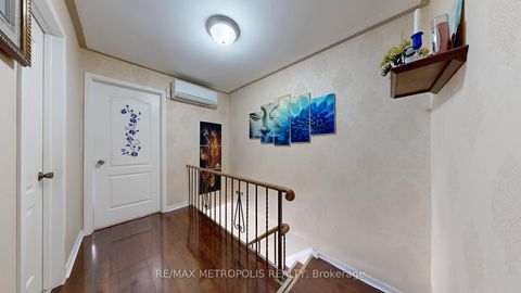 Photo 12 at 13 - 13 Candy Court Way, Newtonbrook West, Toronto