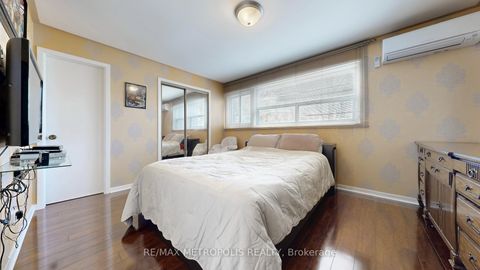 Photo 13 at 13 - 13 Candy Court Way, Newtonbrook West, Toronto