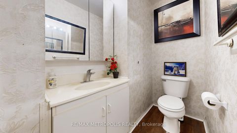 Photo 15 at 13 - 13 Candy Court Way, Newtonbrook West, Toronto