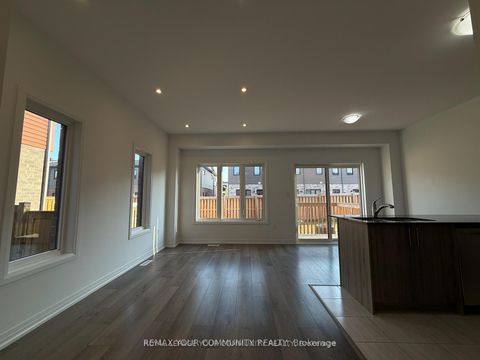 Photo 6 at 141 Turnberry Lane, Painswick South, Barrie