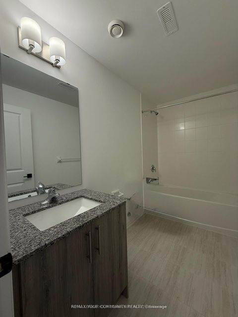 Photo 7 at 141 Turnberry Lane, Painswick South, Barrie