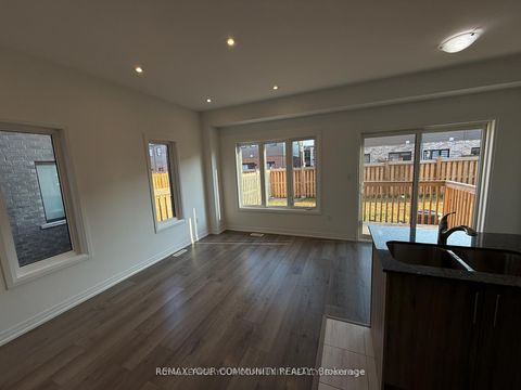 Photo 8 at 141 Turnberry Lane, Painswick South, Barrie