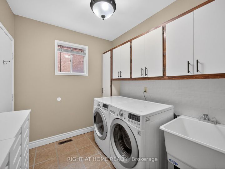 Photo 17 at 7068 Rosehurst Drive, Lisgar, Mississauga