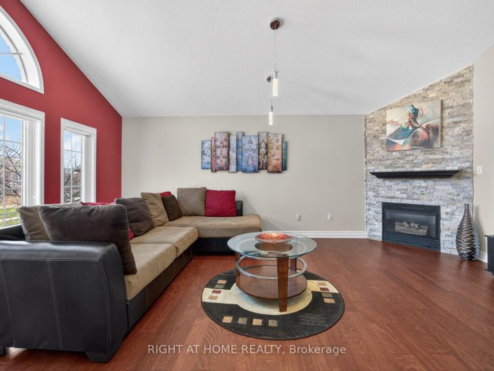 Photo 18 at 7068 Rosehurst Drive, Lisgar, Mississauga