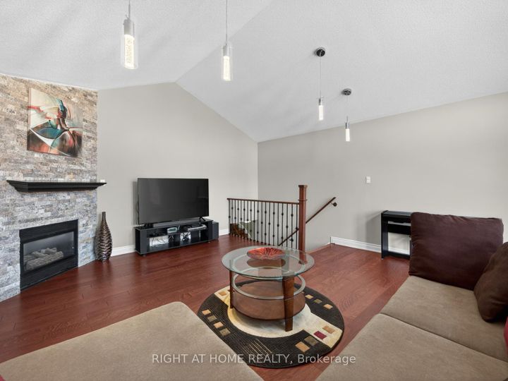 Photo 20 at 7068 Rosehurst Drive, Lisgar, Mississauga