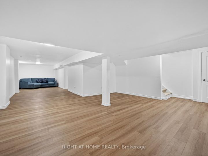 Photo 33 at 7068 Rosehurst Drive, Lisgar, Mississauga