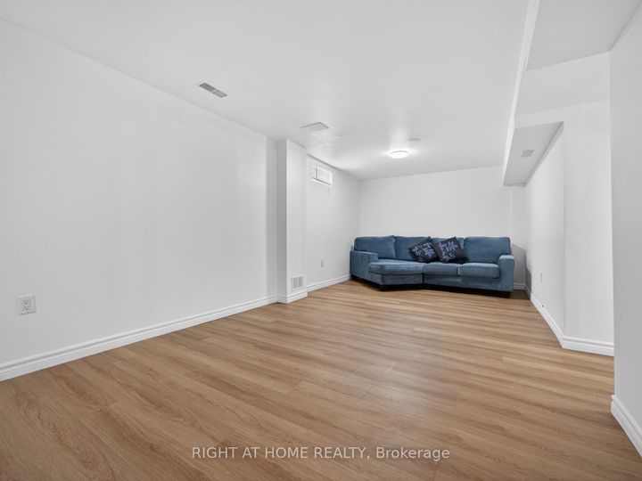 Photo 35 at 7068 Rosehurst Drive, Lisgar, Mississauga