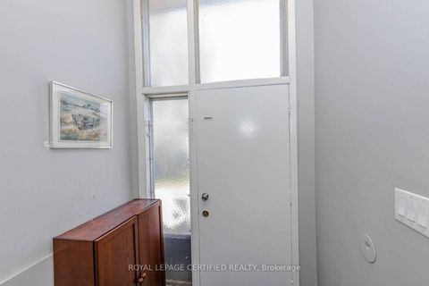 Photo 5 at 7256 Lancaster Avenue S, Malton, Mississauga