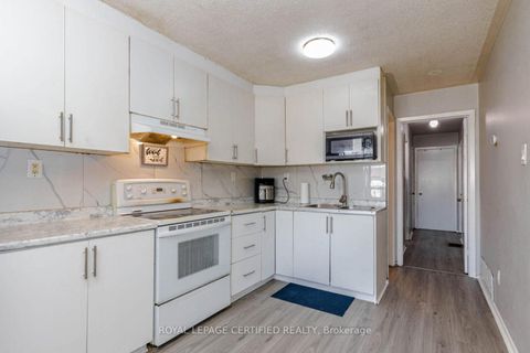 Photo 9 at 7256 Lancaster Avenue S, Malton, Mississauga