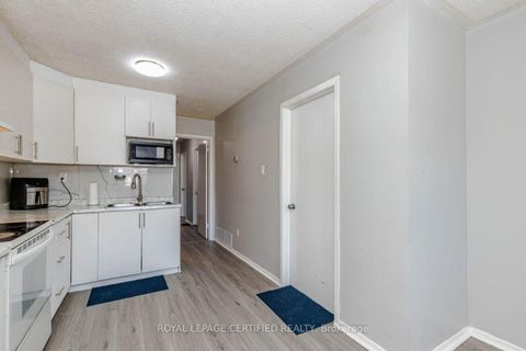 Photo 11 at 7256 Lancaster Avenue S, Malton, Mississauga