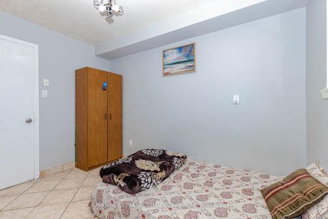 Photo 27 at 7256 Lancaster Avenue S, Malton, Mississauga