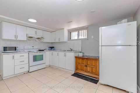 Photo 33 at 7256 Lancaster Avenue S, Malton, Mississauga