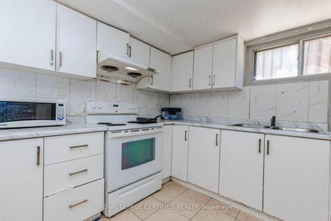 Photo 34 at 7256 Lancaster Avenue S, Malton, Mississauga