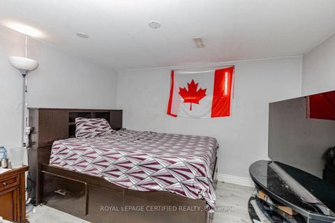 Photo 35 at 7256 Lancaster Avenue S, Malton, Mississauga
