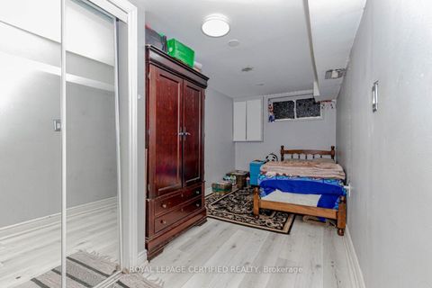 Photo 37 at 7256 Lancaster Avenue S, Malton, Mississauga