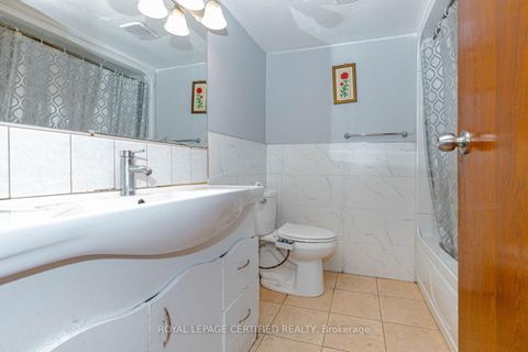 Photo 38 at 7256 Lancaster Avenue S, Malton, Mississauga