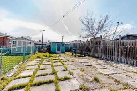 Photo 41 at 7256 Lancaster Avenue S, Malton, Mississauga