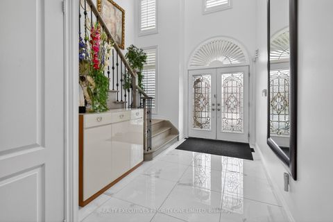 Photo 2 at 130 Greenview Circle, Rural Vaughan, Vaughan