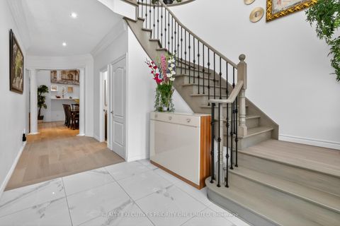 Photo 3 at 130 Greenview Circle, Rural Vaughan, Vaughan