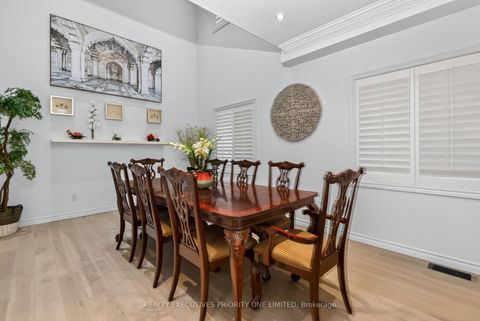 Photo 4 at 130 Greenview Circle, Rural Vaughan, Vaughan