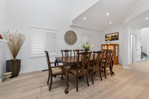 Photo 6 at 130 Greenview Circle, Rural Vaughan, Vaughan