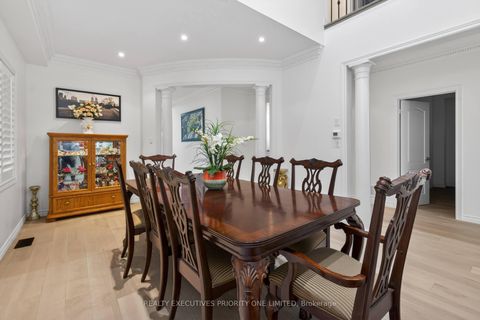Photo 7 at 130 Greenview Circle, Rural Vaughan, Vaughan