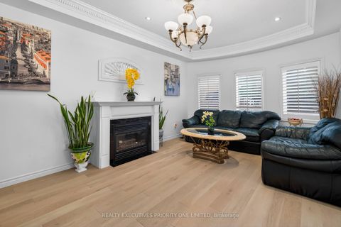 Photo 9 at 130 Greenview Circle, Rural Vaughan, Vaughan