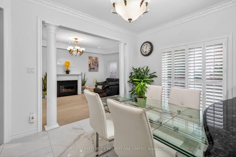 Photo 15 at 130 Greenview Circle, Rural Vaughan, Vaughan