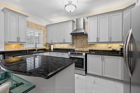 Photo 16 at 130 Greenview Circle, Rural Vaughan, Vaughan