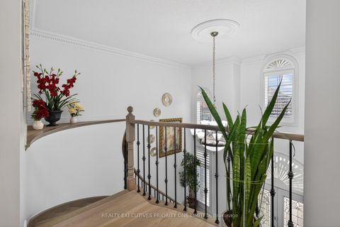 Photo 24 at 130 Greenview Circle, Rural Vaughan, Vaughan