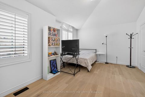 Photo 31 at 130 Greenview Circle, Rural Vaughan, Vaughan