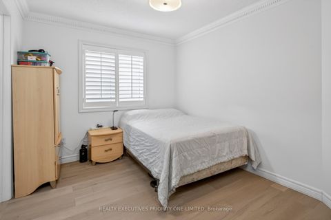 Photo 36 at 130 Greenview Circle, Rural Vaughan, Vaughan