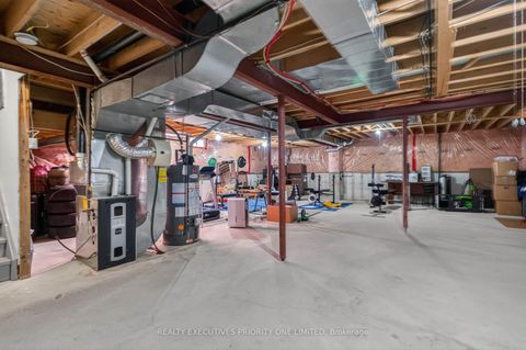 Photo 39 at 130 Greenview Circle, Rural Vaughan, Vaughan