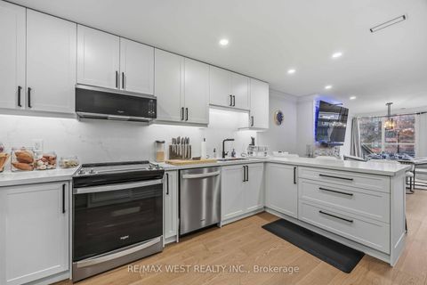 Photo 15 at TH #10 - 100 Arbors Lane, West Woodbridge, Vaughan