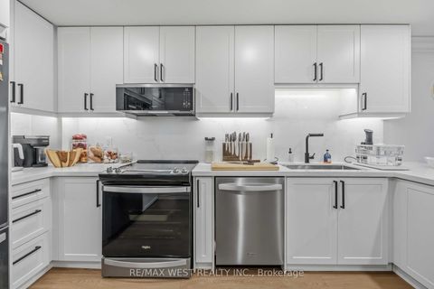 Photo 18 at TH #10 - 100 Arbors Lane, West Woodbridge, Vaughan