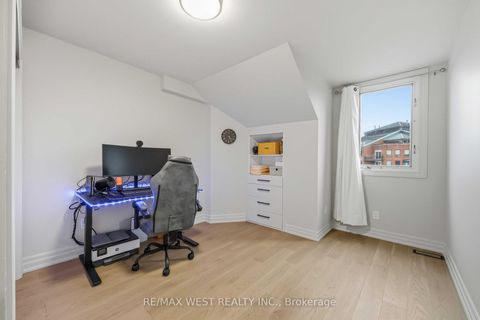 Photo 36 at TH #10 - 100 Arbors Lane, West Woodbridge, Vaughan