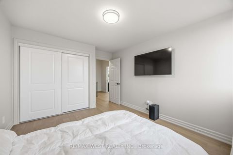 Photo 41 at TH #10 - 100 Arbors Lane, West Woodbridge, Vaughan