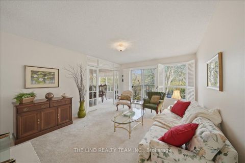 Photo 6 at 17 April Gardens, Aurora Heights, Aurora