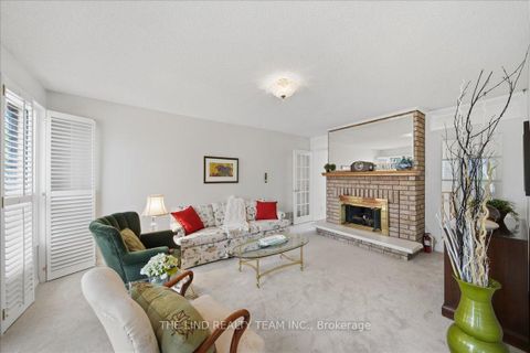 Photo 7 at 17 April Gardens, Aurora Heights, Aurora