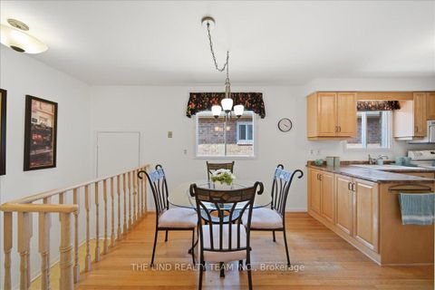 Photo 14 at 17 April Gardens, Aurora Heights, Aurora