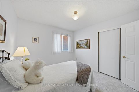 Photo 20 at 17 April Gardens, Aurora Heights, Aurora