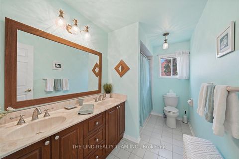 Photo 21 at 17 April Gardens, Aurora Heights, Aurora