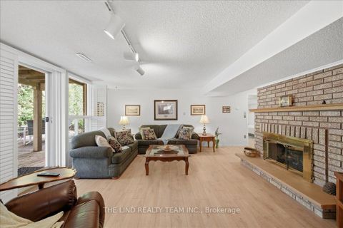 Photo 26 at 17 April Gardens, Aurora Heights, Aurora