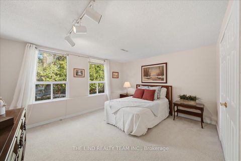 Photo 31 at 17 April Gardens, Aurora Heights, Aurora