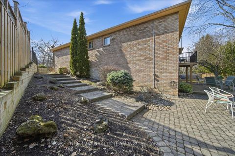 Photo 40 at 17 April Gardens, Aurora Heights, Aurora