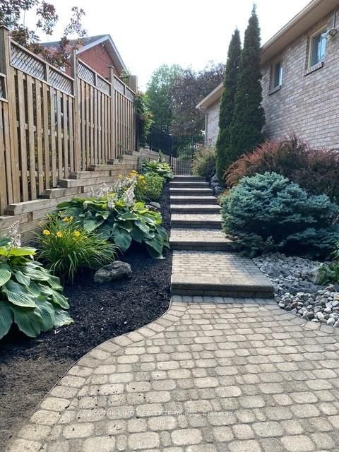 Photo 45 at 17 April Gardens, Aurora Heights, Aurora