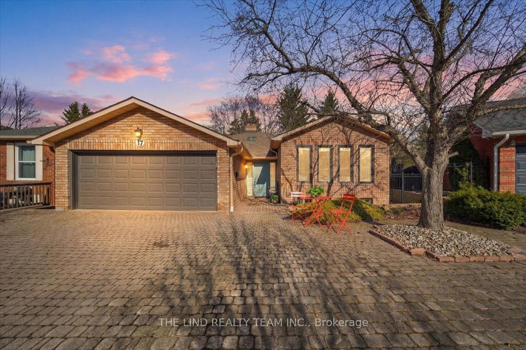 17 April Gardens, Aurora Heights, Aurora photo 1