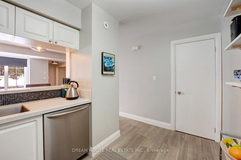 Photo 14 at 1008 - 5 Everson Drive, Willowdale East, Toronto